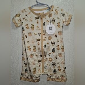 Whiskers & Wallflowers bamboo shortie